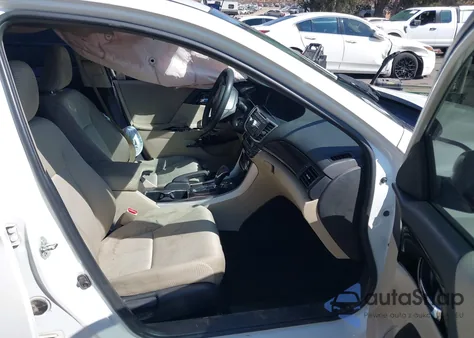 2017 Honda Accord Lx z USA, uszkodzony, nr VIN 1HGCR2F32HA193825